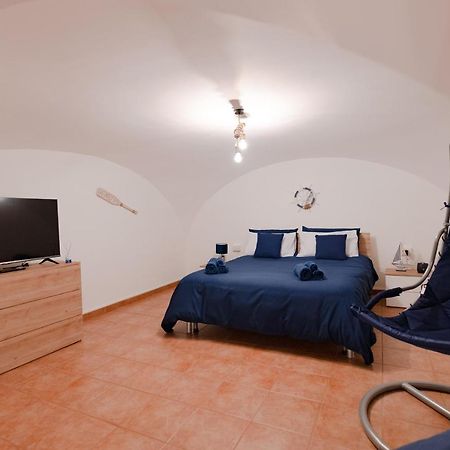 Blue Angel Oak - Apartment Bari Bagian luar foto