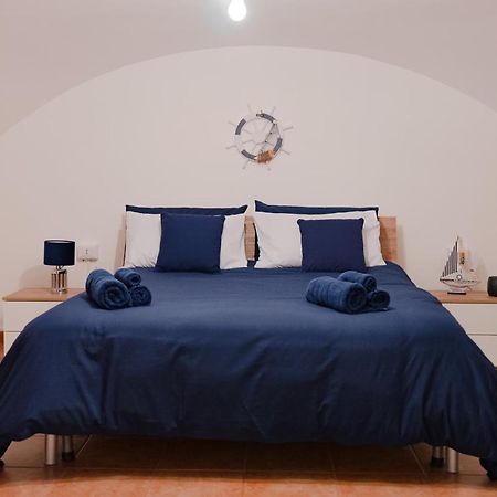 Blue Angel Oak - Apartment Bari Bagian luar foto
