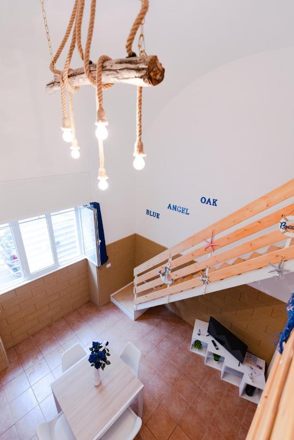 Blue Angel Oak - Apartment Bari Bagian luar foto