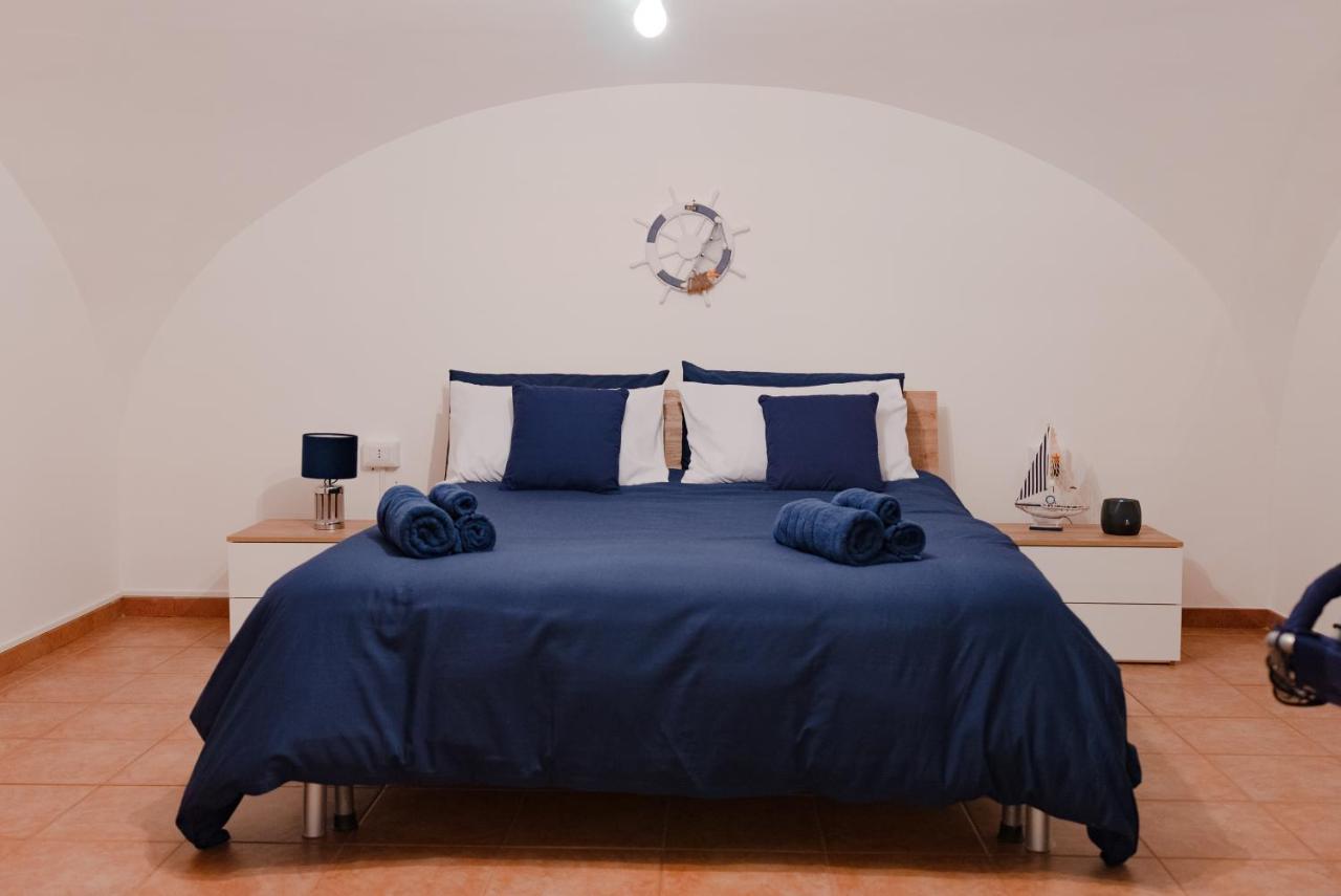 Blue Angel Oak - Apartment Bari Bagian luar foto