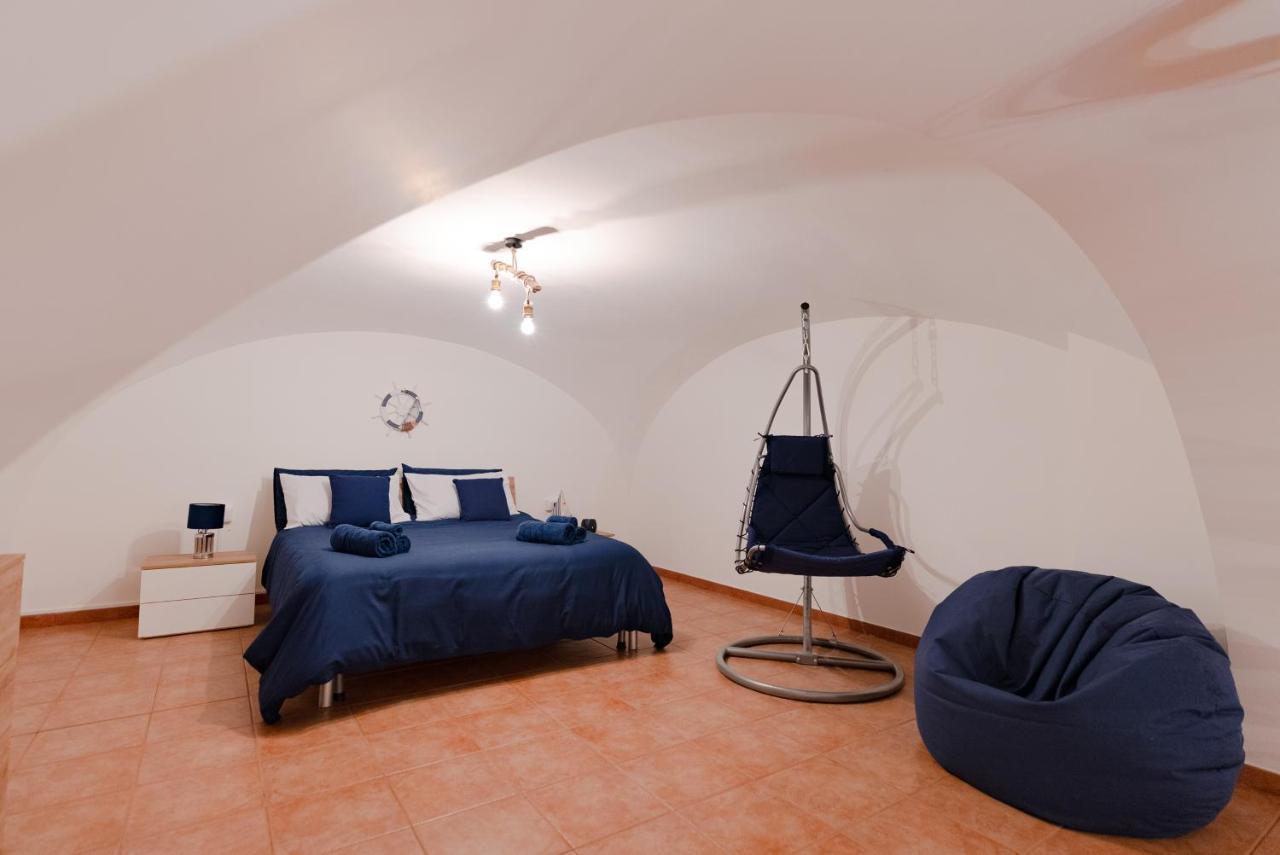 Blue Angel Oak - Apartment Bari Bagian luar foto