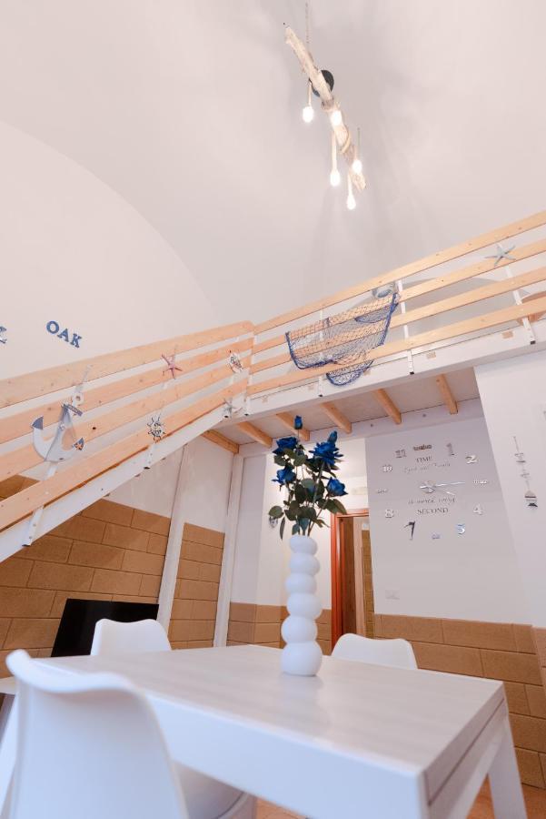 Blue Angel Oak - Apartment Bari Bagian luar foto