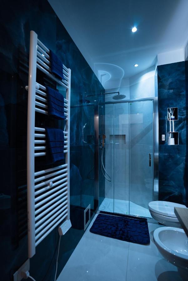 Blue Angel Oak - Apartment Bari Bagian luar foto