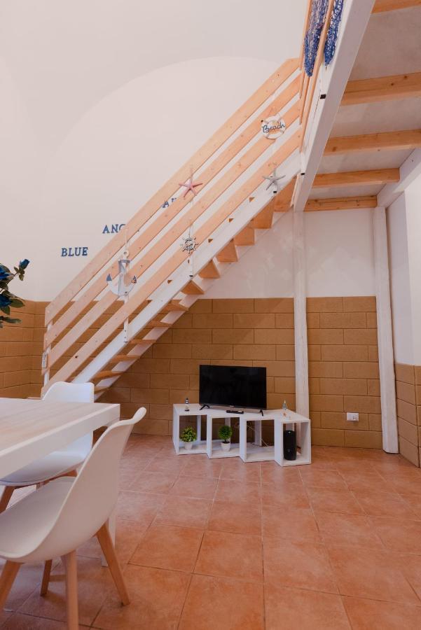 Blue Angel Oak - Apartment Bari Bagian luar foto